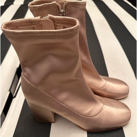 BNWTS Marc Fisher satiny nude pinkish zipper sock ankle bootie Sz 36 1/2 - Picture 2 of 7